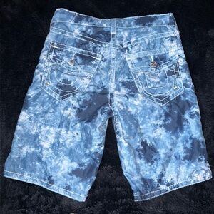-True Religion Board Swim Shorts
-Size 29